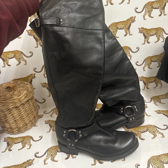 Tall Frye black leather boots - size 7 1/2 - Picture 1 of 5